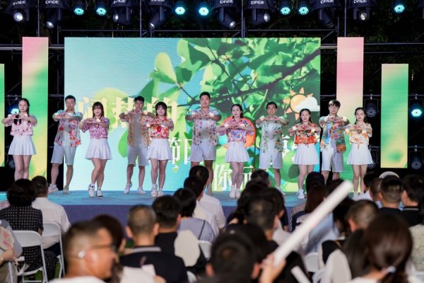 融易富配资 吃过南汇水蜜桃，桃护手霜、蜜桃龙虾见过吗？快来上海这里玩转“桃经济”